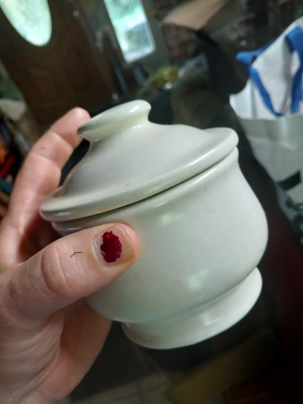 Pfaltzgraff stoneware item is from the Yorktowne collection, Sugar Bowl 5